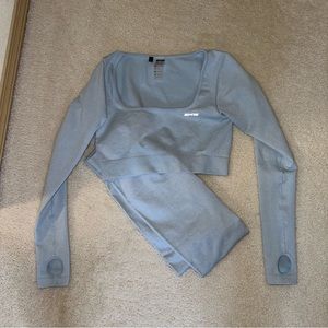 ✨BNWOT Bo and Tee Seamless Baby Blue Long Sleeve Top & Leggings Set in a Size M